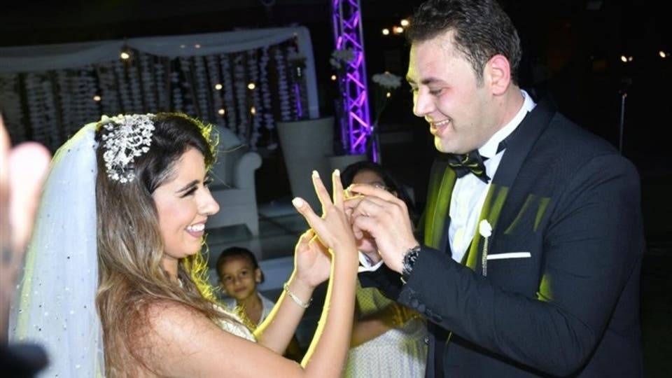 الطلاق.. هدية فنان مصري لزوجته الإعلامية بعيد الحب!‏