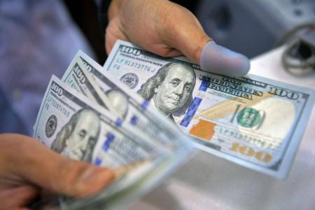 الدولار يرتفع اليوم.. كم بلغ؟
